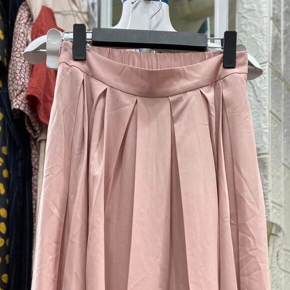Blush Pink Pleated Midi Skirt - Picture 3 of 3
